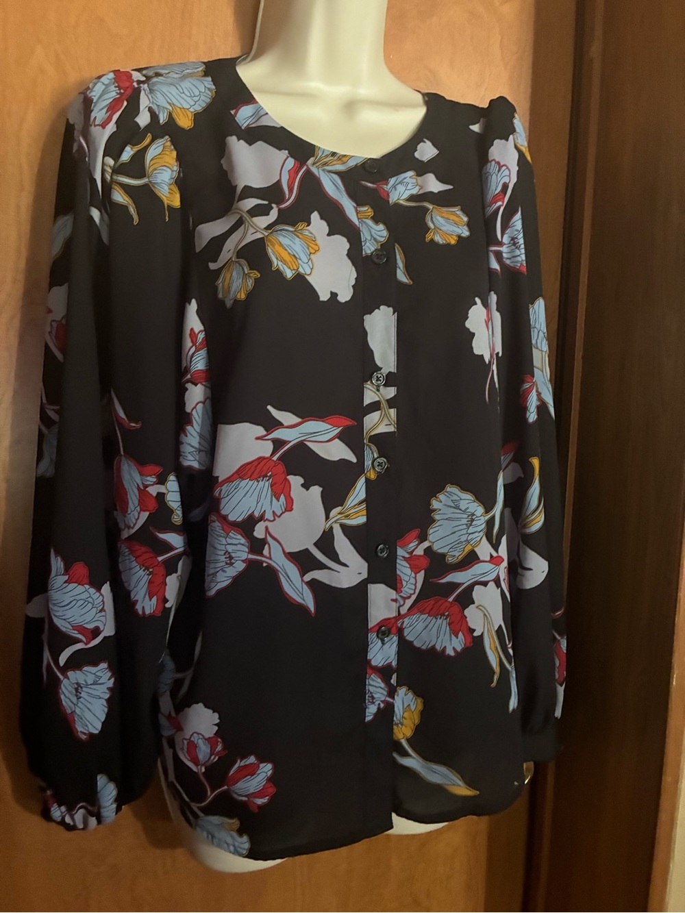 Women's Black Floral Button-Front Blouse